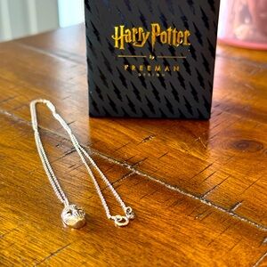 Freeman Design HARRY POTTER™

BELLATRIX'S DEATH EATER MASK NECKLACE